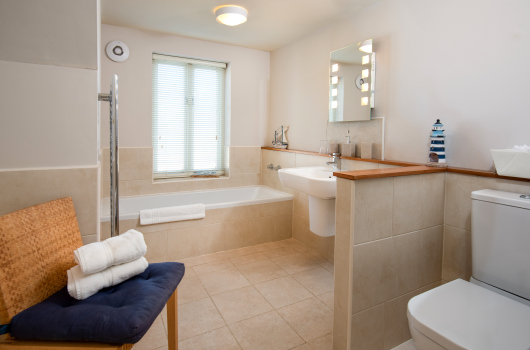 Bathroom, Haven Cottage, Newton Holiday Cottages, Northumberland Bathroom